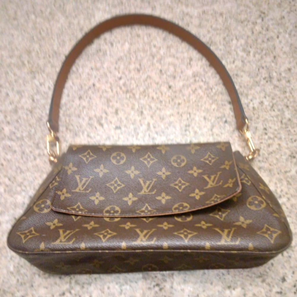 Louis Vuitton Mini Looping Shoulder Bag